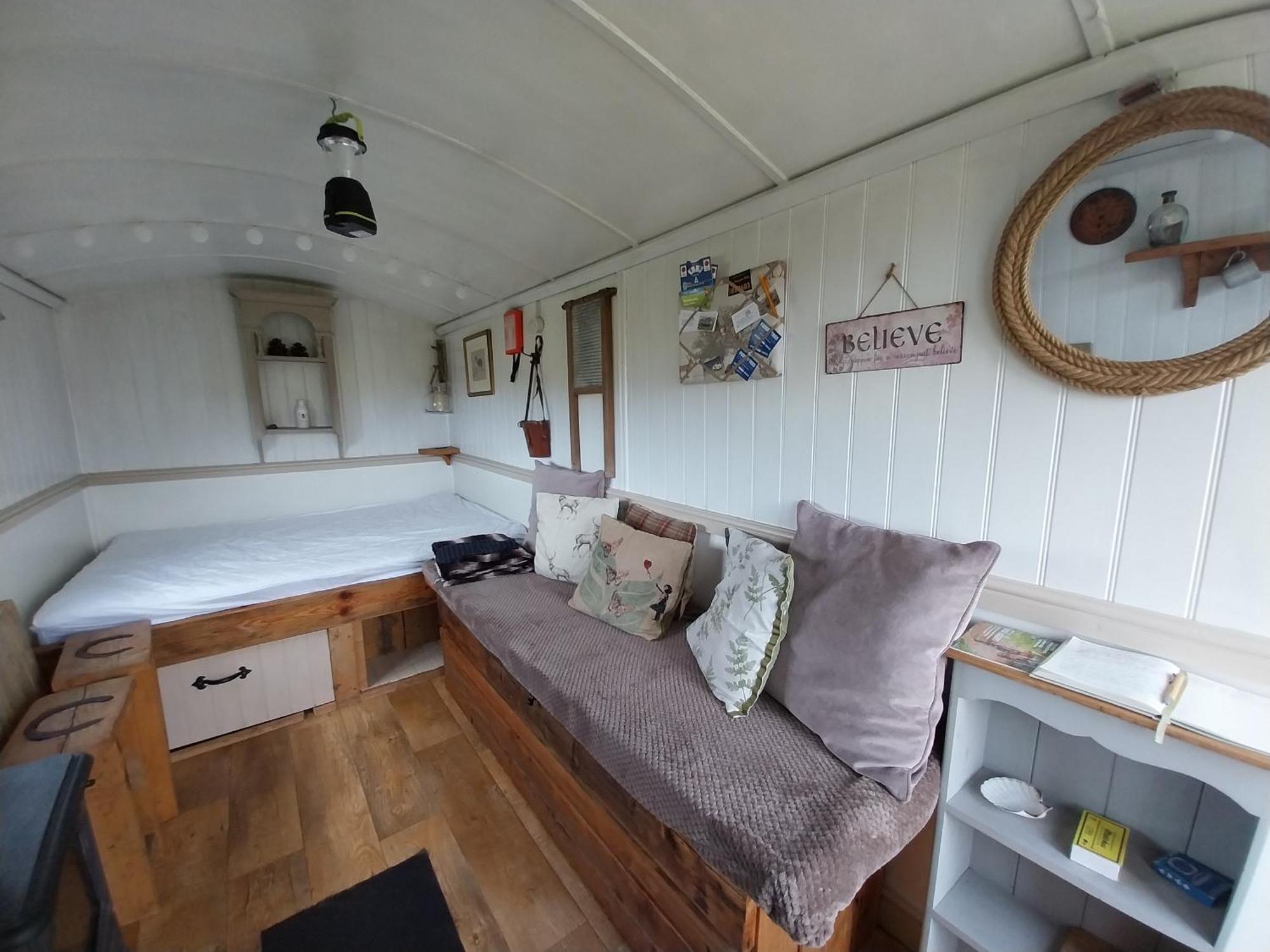 Meadowbeck - Shepherd Huts Fylingdales Exterior foto