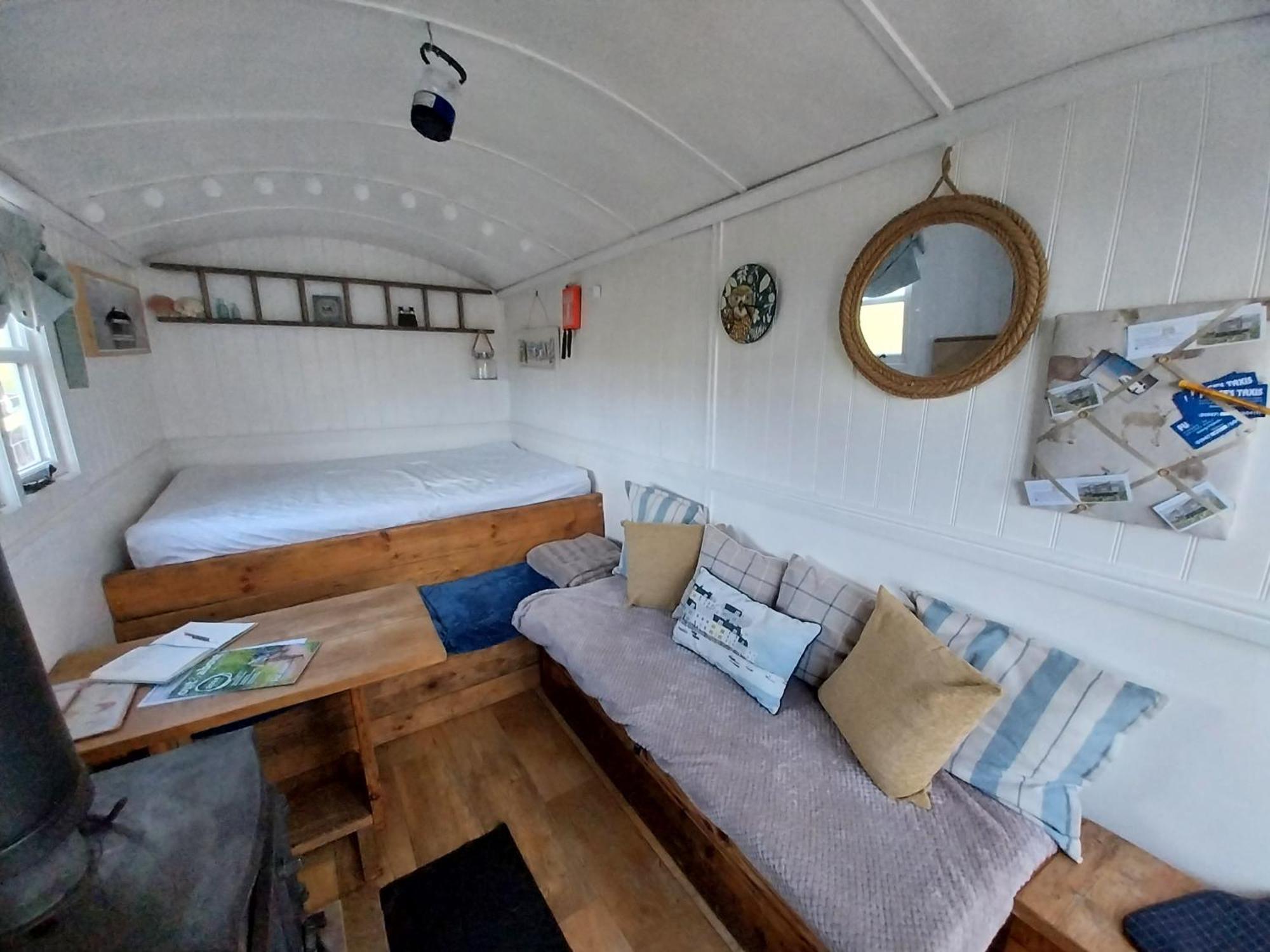 Meadowbeck - Shepherd Huts Fylingdales Exterior foto