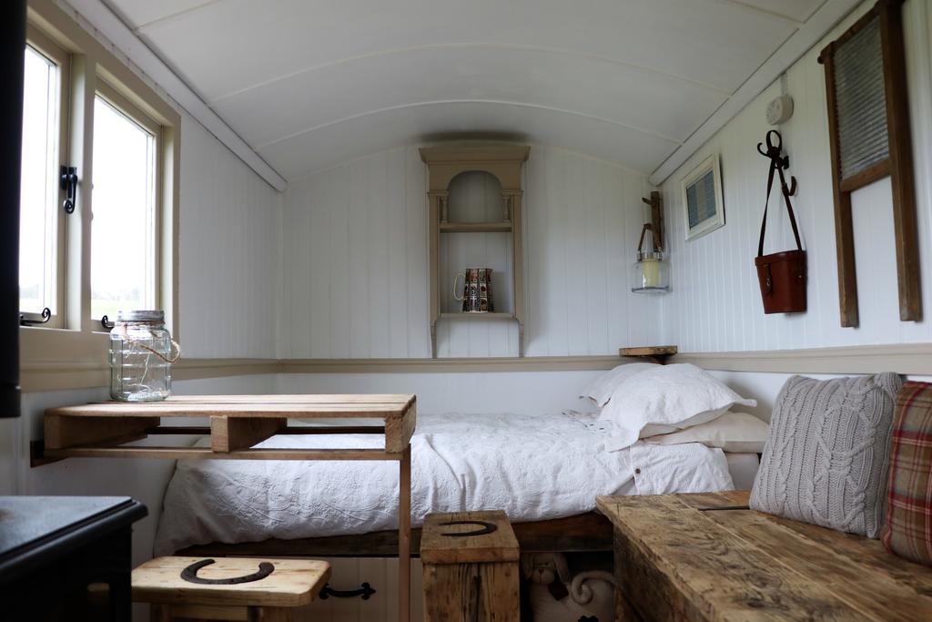 Meadowbeck - Shepherd Huts Fylingdales Exterior foto