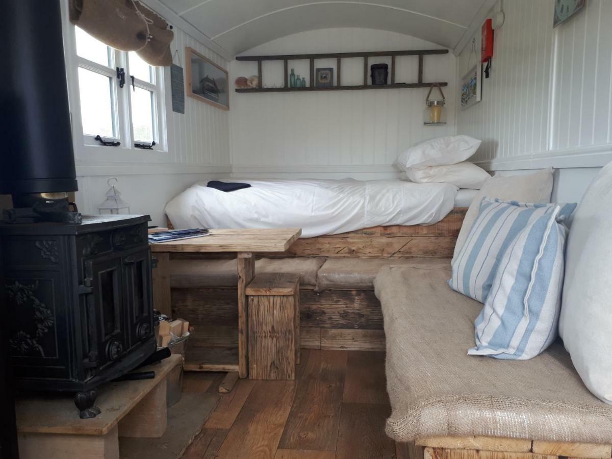 Meadowbeck - Shepherd Huts Fylingdales Exterior foto